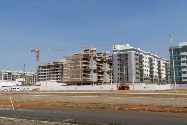 Brasilia, Brezilya, 17 Eylül 2019: Başkent büyümeye ve yayılmaya devam ederken Brasilia'da yeni apartman inşaatı.