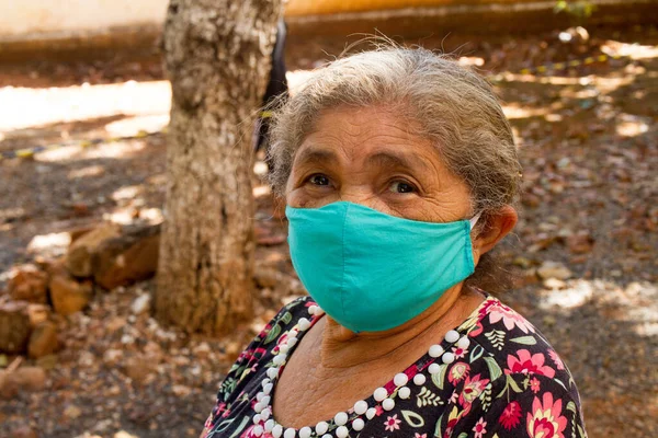 Planaltina Goias Brasil Junio 2020 Una Anciana Con Mascarilla Protectora — Foto de Stock