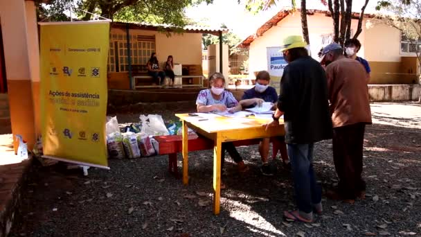 Planaltina Goias Brazilië Juni 2020 Een Lokaal Voedercentrum Planaltina Deelt — Stockvideo