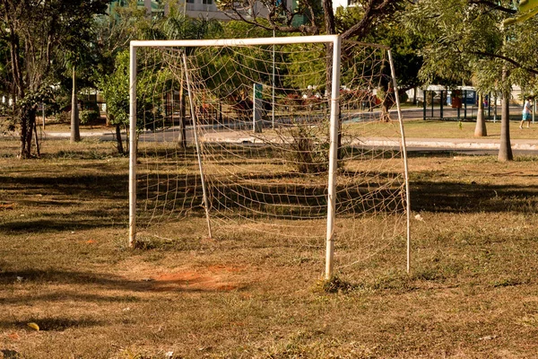 Old Soccer Goal Net Campo Futebol Público — Fotografia de Stock