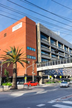 Caulfield, Avustralya - 17 Şubat 2018: Monash Üniversitesi 72000 öğrencileri ile bir kamu araştırma Üniversitesi var. Onun ikinci en büyük kampüs Caulfield kampüstür.