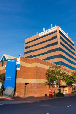Caulfield, Avustralya - 17 Şubat 2018: Monash Üniversitesi 72000 öğrencileri ile bir kamu araştırma Üniversitesi var. Onun ikinci en büyük kampüs Caulfield kampüstür.