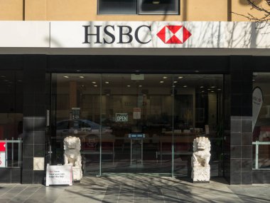 Melbourne, Avustralya - 11 Ağustos 2016: Hsbc Bank Plc fazla 7500 ofisleri dünya çapında, bu en büyük bankalarından biri haline vardır. Bu ofis kutu Hill banliyö Melbourne mevcuttur.