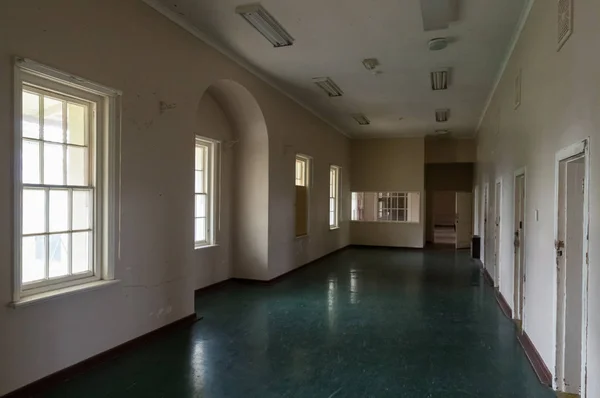Ararat, Avustralya - 21 Ekim 2017: koğuş içinde eski Aradale Lunatic Asylum, 1867 yılında açılan Ararat psychiatic hastanede.