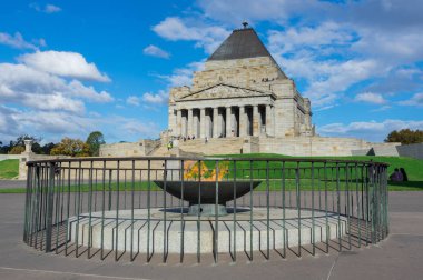 Melbourne, Avustralya - 5 Mayıs 2018: Kings etki alanında bir Dünya Savaşı 1 anıt anma tapınak olduğunu. 1934 yılında açıldı.