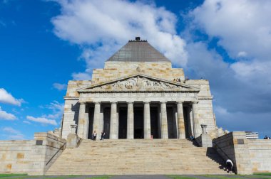 Melbourne, Avustralya - 5 Mayıs 2018: Kings etki alanında bir Dünya Savaşı 1 anıt anma tapınak olduğunu. 1934 yılında açıldı.