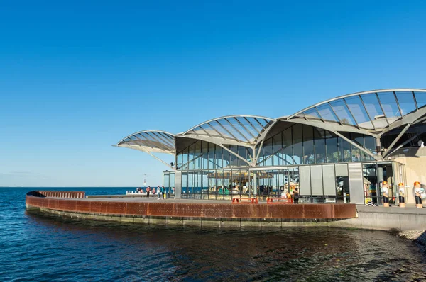Geelong, Avustralya - 13 Ekim 2018: Carousel Geelong Waterfront 1892 yılında inşa edilmiştir. 1996 ve 1999 yılları arasında restore edildi ve bir şehir simgesi.
