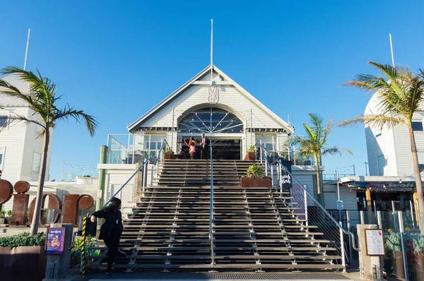 Geelong, Avustralya - 13 Ekim 2018: Cunningham Pier Geelong waterfront geçmiş iskelede olduğunu. Şimdi çok sayıda restoran bulunmaktadır.