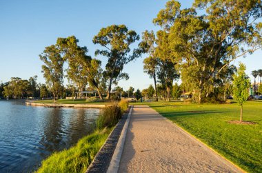 Victoria Park Lake bölgesel Goulburn Vadisi kentin Shepparton, Avustralya.