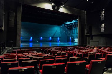 Bendigo'nun merkezindeki Ulumbarra Tiyatrosu, eski Sandhurst Gaol binasında.