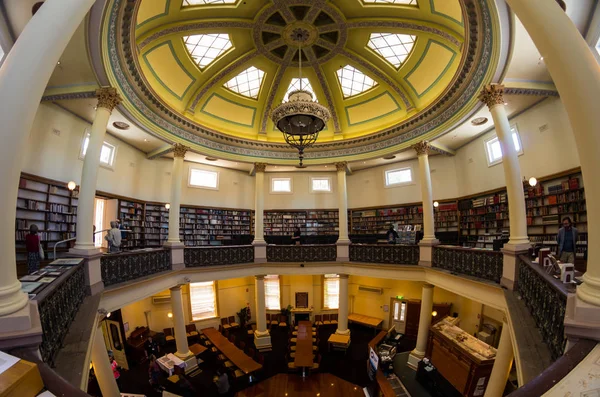 ベンディゴ・タフェ大学キャンパスの歴史的な八角形の読書室. — ストック写真