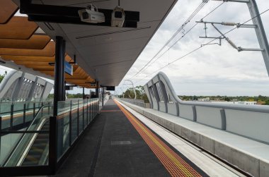 Melbourne'un güneydoğu banliyölerindeki yeni Murrumbeena Tren İstasyonu 2018 yılında açıldı.