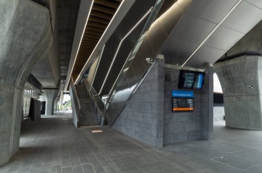 Melbourne'un güneydoğu banliyölerindeki yeni Murrumbeena Tren İstasyonu 2018 yılında açıldı.