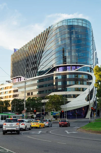 The Victorian Comprehensive Cancer Centre in the Parkville Biomedical Precinct. — Stock Photo, Image