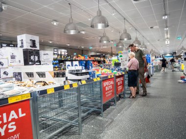 Monash şehrinde Glen Waverley Glen Alışveriş Merkezi'nde Aldi süpermarket.
