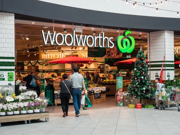 Glen Waverley Glen Alışveriş Merkezi'nde Woolworths süpermarket.