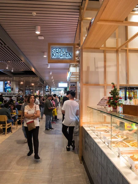 Food court at The Glen Shopping Centre in suburban Glen Waverley. — Stock Photo, Image