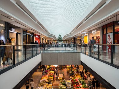 The Glen Shopping Centre is a major suburban shopping mall in Glen Waverley. clipart