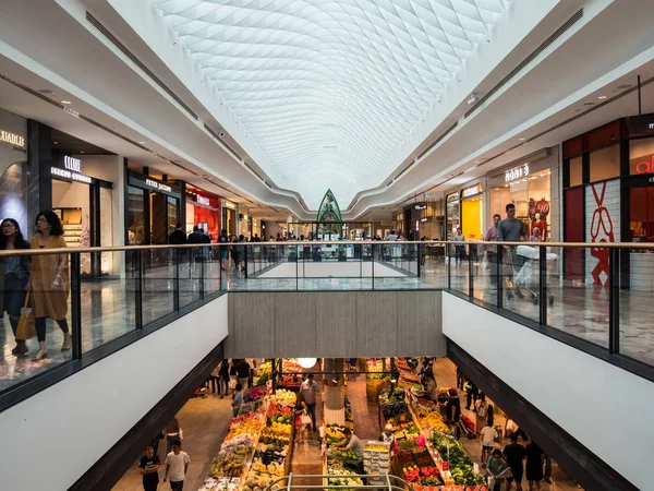 Glen Alışveriş Merkezi, Glen Waverley'de bulunan büyük bir banliyö alışveriş merkezidir..