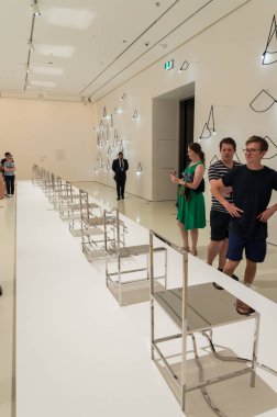 Nendo stüdyo tasarımcısı Oki Sato tarafından Manga Sandalyeler, Melbourne Ngv at.
