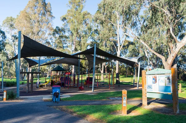Doncaster banliyösündeki Ruffey Lake Park'ta oyun alanı.