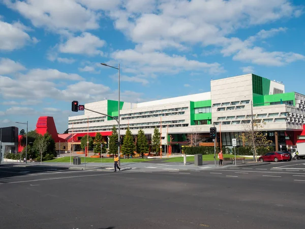 Centro Cívico de Dandenong en el centro de Dandenong, diseñado por arquitectos Lyons . — Foto de Stock