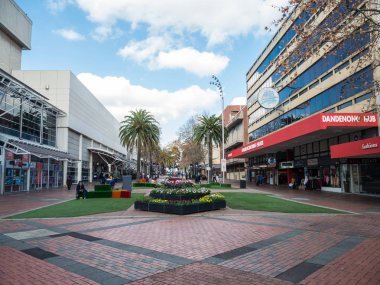 Dandenong 'un merkezindeki Mccrae Caddesi yaya alışveriş merkezi..