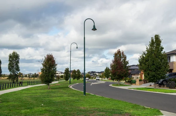 Narre Warren Güney 'de Melbourne banliyösünde bir yerleşim yeri..