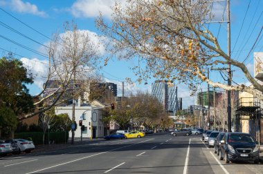 Kuzey Melbourne 'daki Arden Caddesi, Melbourne' un iç kesiminde.