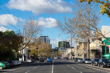 Kuzey Melbourne 'daki Arden Caddesi, Melbourne' un iç kesiminde.