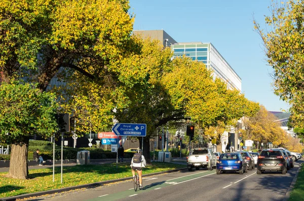 Flemington Road in Parkville outside the Royal Children's Hospital. — Stock Photo, Image