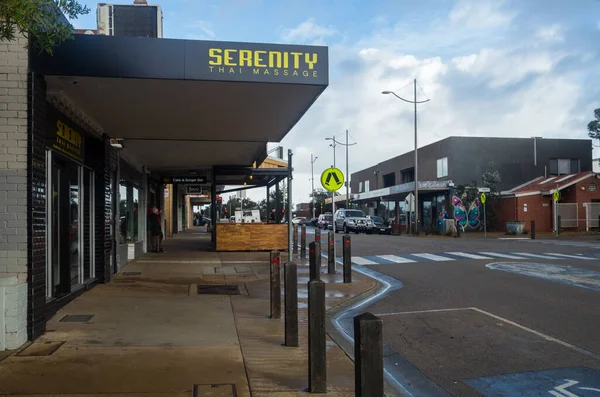 Lojas na Station Street em Seaford, subúrbio de Melbourne . — Fotografia de Stock