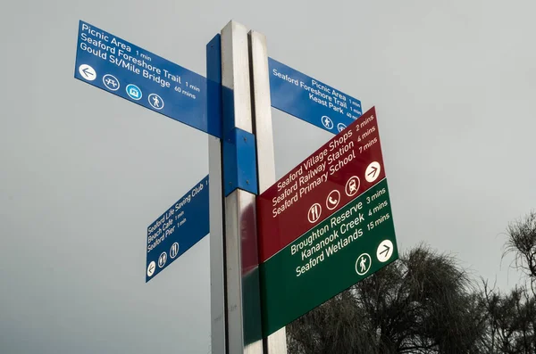 Signpost on the foreshore in Seaford, Melbourne — Stock Photo, Image
