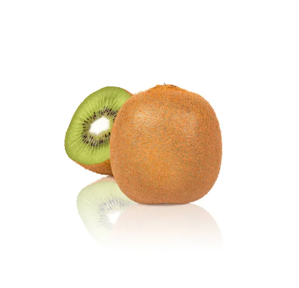 Fruta Kiwi Isolado Sobre Fundo Branco — Fotografia de Stock