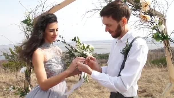 Les jeunes mariés. Mariée et mariée. Jeunes mariés mariés. Je viens de me marier — Video