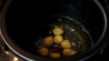 Peynirli çerez. Patates topları. Puffs snack. Fast food. Patates kroket. NET