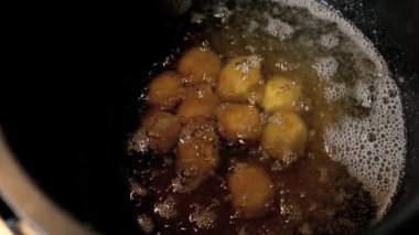 Peynirli çerez. Patates topları. Puffs snack. Fast food. Patates kroket. NET