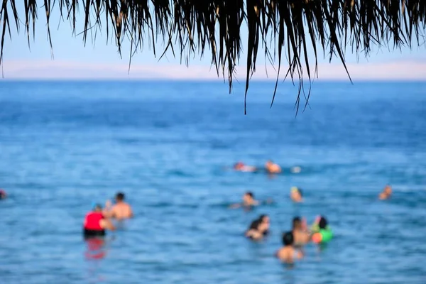 Touristes Repos Assis Dans Les Eaux Mer Rouge Dans Sinaï — Photo