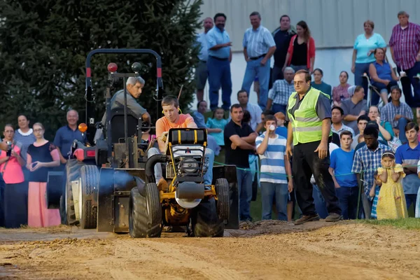 Myerstown Pennsylvania Septiembre 2018 Joven Conduce Tractor Césped Modificado Myerstown —  Fotos de Stock