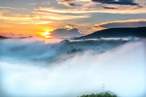Morgendämmerung Auf Dem Plateau Morgen Mit Farbenfrohem Himmel Während Die — Stockfoto