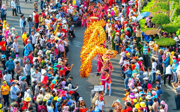 Binh Duong Vietnam 2Nd Března 2018 Dragon Dance Festival Ulici — Stock fotografie