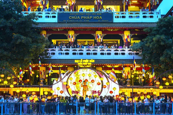 Chi Minh Staden Vietnam Maj 2018 Grupp Buddhistiska Samlades Framför — Stockfoto