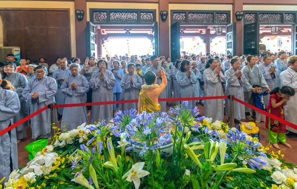 Chi Minh City Vietnam Mei 2018 Boeddhabeeld Tempel Versierd Lichten — Stockfoto