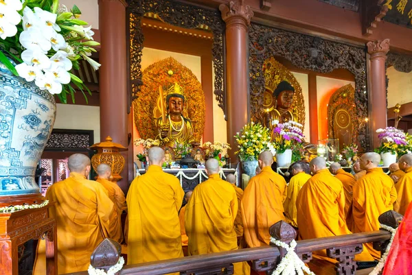 Chi Minh City Vietnam Mei 2018 Boeddhistische Monnik Bidden Boeddha — Stockfoto