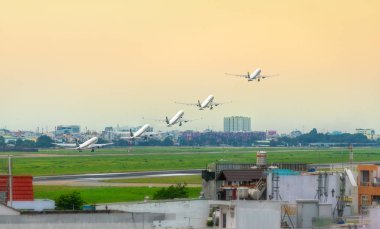 Ho Chi Minh City, Vietnam - 29 Temmuz 2018: Singapur airbus A330-300 kayıt 9v-Ssd Tan Son Nhat Uluslararası Havaalanı Ho Chi Minh City, Vietnam, kalkış ile. 
