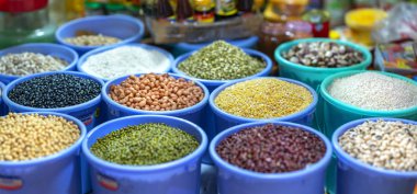 Fasulye piyasada satılmaktadır. Fasulye marmelat yemek için kullanılan serin bar gıda insan vücudu için iyidir