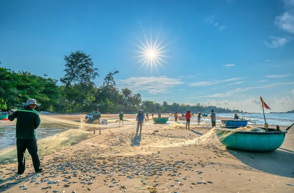 Phan Thiet Vietnam Eylül 2018 Balıkçılar Kıyı Balıkçı Köyü Yaşayan — Stok fotoğraf