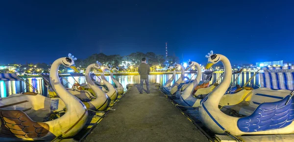 Lat Vietnam October 26Th 2018 Man Standing Pier Marina Swan — Stock Photo, Image