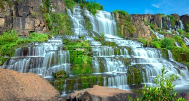 Mistik şelale Da Lat Platosu, Vietnam. Vahşi güzelliği ilk Güneydoğu Asya şelale ziyaret birçok turist çeken olarak bilinen bu