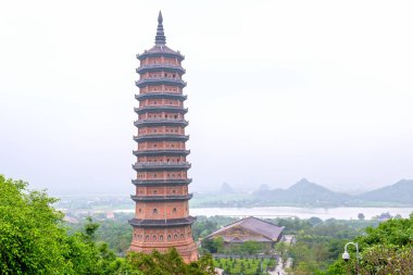 Bai Dinh Pagoda Vietnam'ın en büyük ve en büyük tapınak kompleksi, Trang An, Ninh Binh